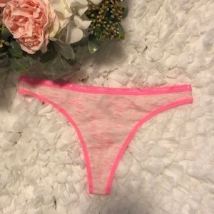 NWT. Victoria’s Secret pink and white thong.